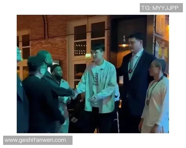 斯隆与姚明的传奇交易背后故事揭示NBA历史的转折点与影响