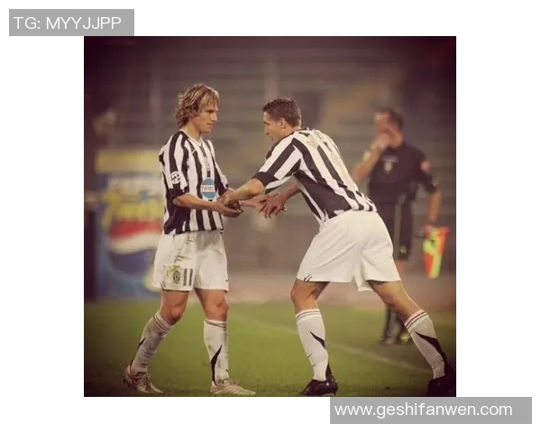 足球明星的日常生活瞬间精美图片分享与精彩瞬间回顾 足球明星的日常生活瞬间精美图片分享与精彩瞬间回顾