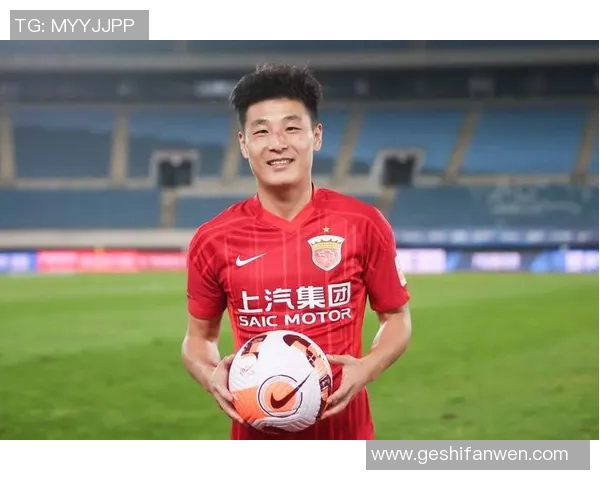 回顾足球明星武磊的成长历程儿时照片展现他追梦的初始时刻