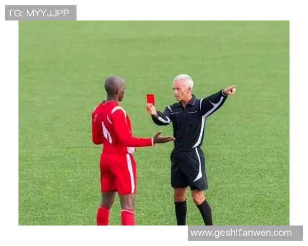 足球明星突遭意外事件引发球迷广泛关注和担忧 足球明星突遭意外事件引发球迷广泛关注和担忧